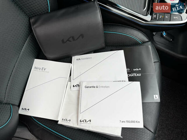 Серый Киа Niro, объемом двигателя 0 л и пробегом 37 тыс. км за 24800 $, фото 61 на Automoto.ua
