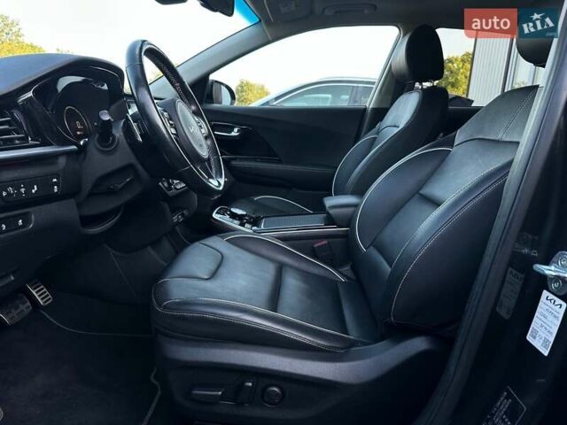 Серый Киа Niro, объемом двигателя 0 л и пробегом 73 тыс. км за 24900 $, фото 34 на Automoto.ua