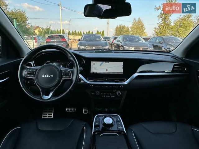 Серый Киа Niro, объемом двигателя 0 л и пробегом 73 тыс. км за 24900 $, фото 41 на Automoto.ua