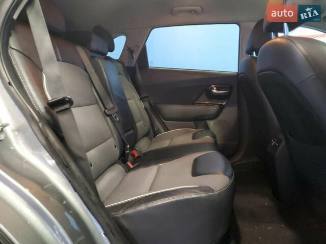 Серый Киа Niro, объемом двигателя 0 л и пробегом 185 тыс. км за 13900 $, фото 9 на Automoto.ua