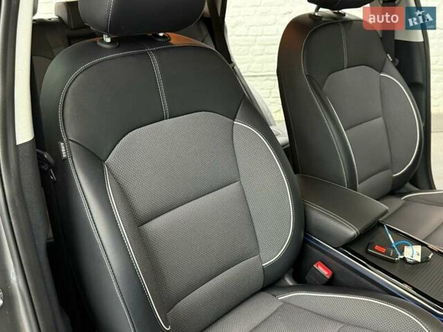 Серый Киа Niro, объемом двигателя 0 л и пробегом 22 тыс. км за 25107 $, фото 31 на Automoto.ua