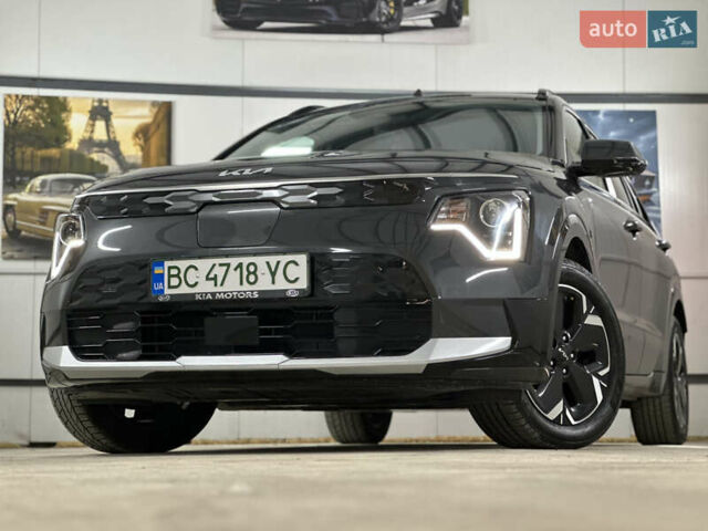 Серый Киа Niro, объемом двигателя 0 л и пробегом 120 тыс. км за 20900 $, фото 28 на Automoto.ua