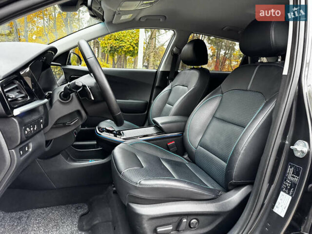 Серый Киа Niro, объемом двигателя 0 л и пробегом 37 тыс. км за 24800 $, фото 36 на Automoto.ua