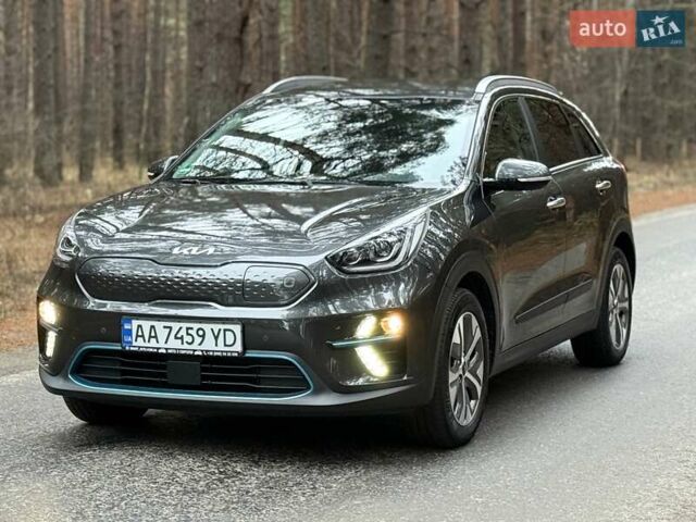 Сірий Кіа Niro, об'ємом двигуна 0 л та пробігом 72 тис. км за 22999 $, фото 24 на Automoto.ua