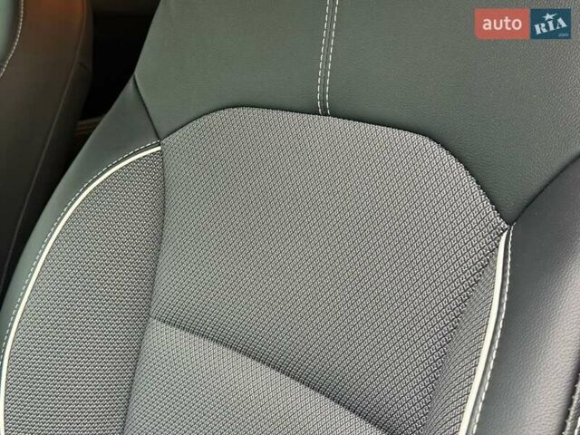 Серый Киа Niro, объемом двигателя 0 л и пробегом 22 тыс. км за 25107 $, фото 20 на Automoto.ua