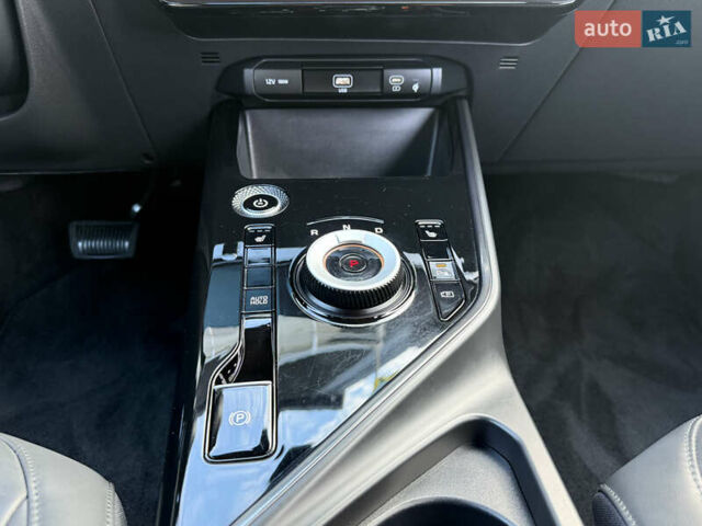 Серый Киа Niro, объемом двигателя 0 л и пробегом 95 тыс. км за 22700 $, фото 63 на Automoto.ua