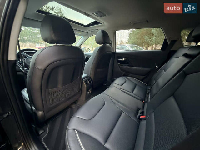 Серый Киа Niro, объемом двигателя 0 л и пробегом 40 тыс. км за 25900 $, фото 18 на Automoto.ua