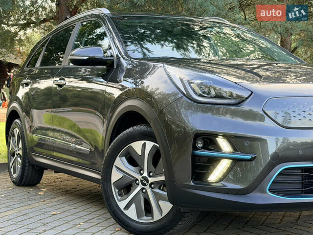 Серый Киа Niro, объемом двигателя 0 л и пробегом 50 тыс. км за 22990 $, фото 6 на Automoto.ua