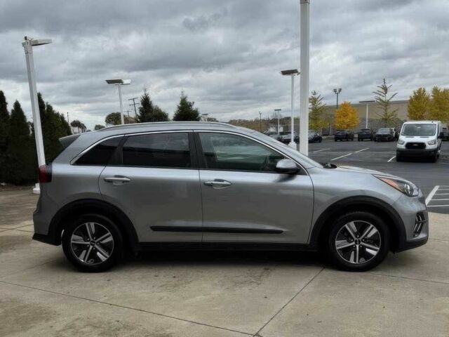 Серый Киа Niro, объемом двигателя 1.6 л и пробегом 26 тыс. км за 13500 $, фото 5 на Automoto.ua