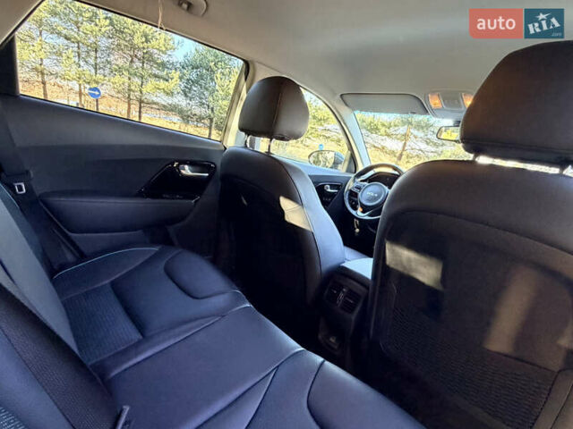 Серый Киа Niro, объемом двигателя 0 л и пробегом 32 тыс. км за 24950 $, фото 14 на Automoto.ua