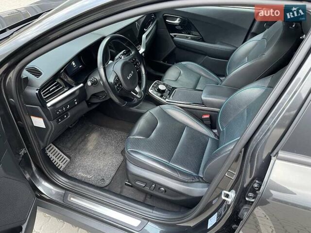Серый Киа Niro, объемом двигателя 0 л и пробегом 74 тыс. км за 22700 $, фото 21 на Automoto.ua