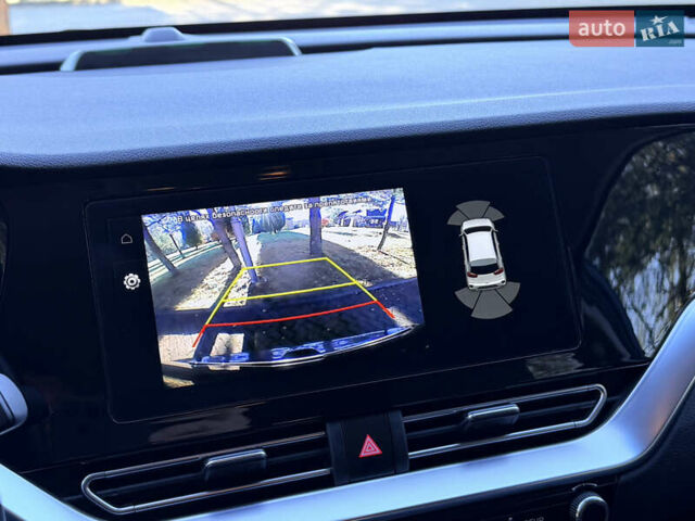 Серый Киа Niro, объемом двигателя 0 л и пробегом 32 тыс. км за 24950 $, фото 21 на Automoto.ua