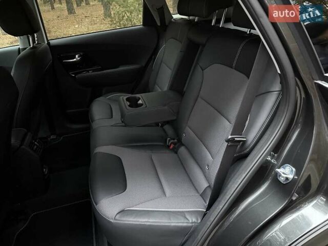 Сірий Кіа Niro, об'ємом двигуна 0 л та пробігом 72 тис. км за 22999 $, фото 73 на Automoto.ua