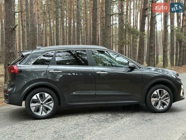 Сірий Кіа Niro, об'ємом двигуна 0 л та пробігом 72 тис. км за 22999 $, фото 23 на Automoto.ua