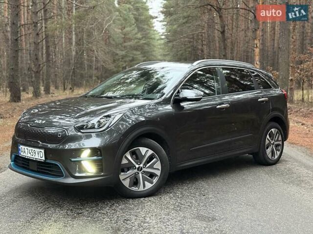 Сірий Кіа Niro, об'ємом двигуна 0 л та пробігом 72 тис. км за 22999 $, фото 2 на Automoto.ua