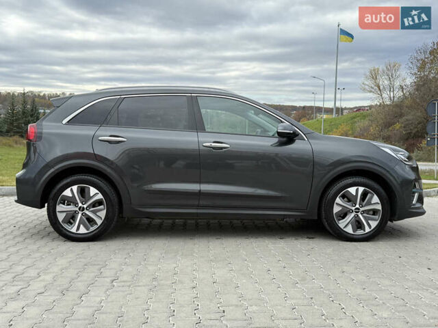 Сірий Кіа Niro, об'ємом двигуна 0 л та пробігом 81 тис. км за 18700 $, фото 8 на Automoto.ua