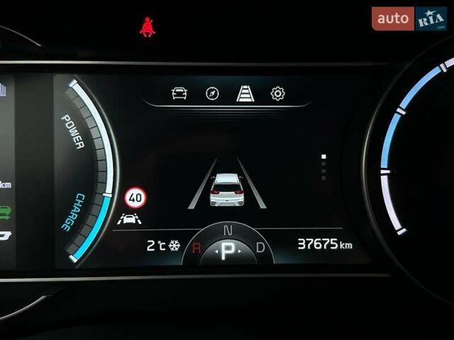 Серый Киа Niro, объемом двигателя 0 л и пробегом 37 тыс. км за 24900 $, фото 45 на Automoto.ua
