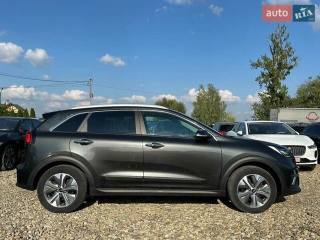 Сірий Кіа Niro, об'ємом двигуна 0 л та пробігом 73 тис. км за 23900 $, фото 24 на Automoto.ua