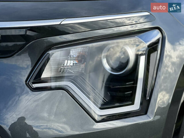 Сірий Кіа Niro, об'ємом двигуна 0 л та пробігом 120 тис. км за 21700 $, фото 20 на Automoto.ua