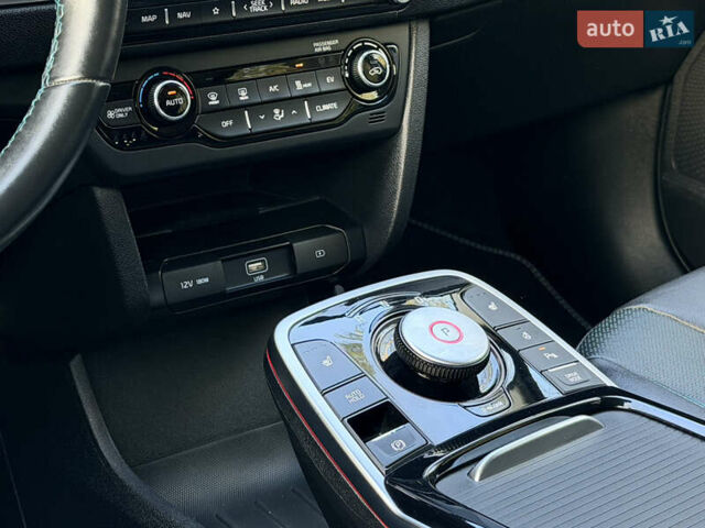 Серый Киа Niro, объемом двигателя 0 л и пробегом 50 тыс. км за 22990 $, фото 17 на Automoto.ua