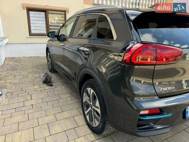 Сірий Кіа Niro, об'ємом двигуна 0 л та пробігом 69 тис. км за 23999 $, фото 14 на Automoto.ua