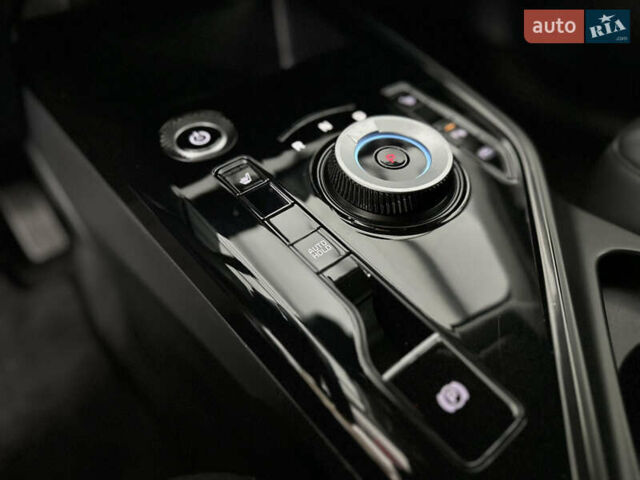 Серый Киа Niro, объемом двигателя 0 л и пробегом 120 тыс. км за 20900 $, фото 73 на Automoto.ua