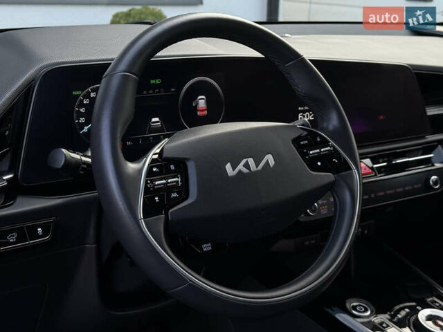 Серый Киа Niro, объемом двигателя 0 л и пробегом 95 тыс. км за 22700 $, фото 49 на Automoto.ua