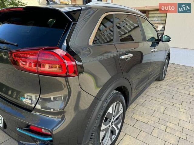 Сірий Кіа Niro, об'ємом двигуна 0 л та пробігом 69 тис. км за 23999 $, фото 19 на Automoto.ua