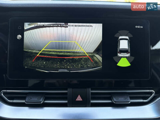 Серый Киа Niro, объемом двигателя 0 л и пробегом 73 тыс. км за 23900 $, фото 11 на Automoto.ua