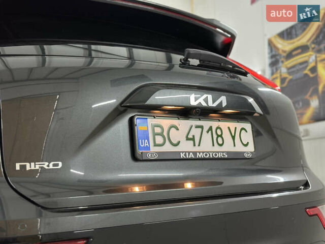 Серый Киа Niro, объемом двигателя 0 л и пробегом 120 тыс. км за 20900 $, фото 51 на Automoto.ua