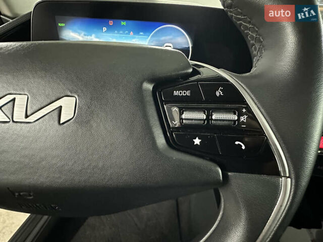 Серый Киа Niro, объемом двигателя 0 л и пробегом 120 тыс. км за 20900 $, фото 68 на Automoto.ua