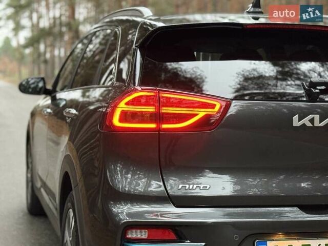 Сірий Кіа Niro, об'ємом двигуна 0 л та пробігом 72 тис. км за 22999 $, фото 32 на Automoto.ua