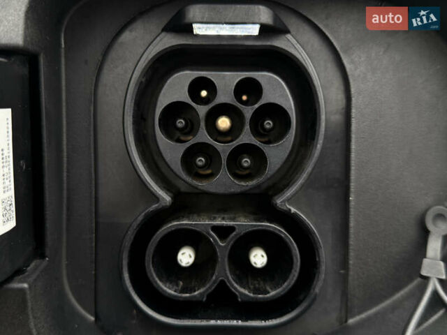 Серый Киа Niro, объемом двигателя 0 л и пробегом 70 тыс. км за 24400 $, фото 10 на Automoto.ua