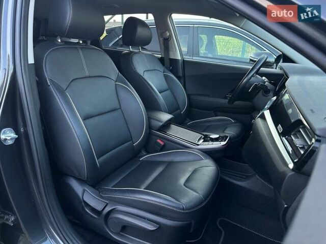 Сірий Кіа Niro, об'ємом двигуна 0 л та пробігом 73 тис. км за 23900 $, фото 83 на Automoto.ua