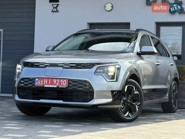 Серый Киа Niro, объемом двигателя 0 л и пробегом 95 тыс. км за 22700 $, фото 3 на Automoto.ua