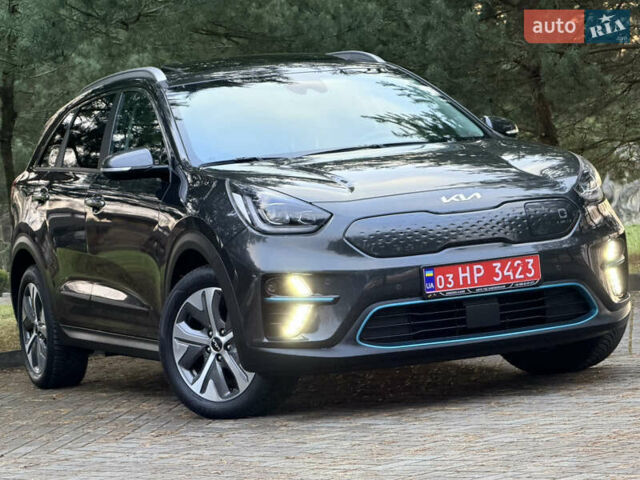 Серый Киа Niro, объемом двигателя 0 л и пробегом 40 тыс. км за 25900 $, фото 3 на Automoto.ua
