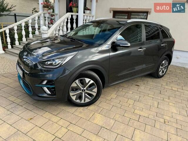 Сірий Кіа Niro, об'ємом двигуна 0 л та пробігом 69 тис. км за 23999 $, фото 4 на Automoto.ua