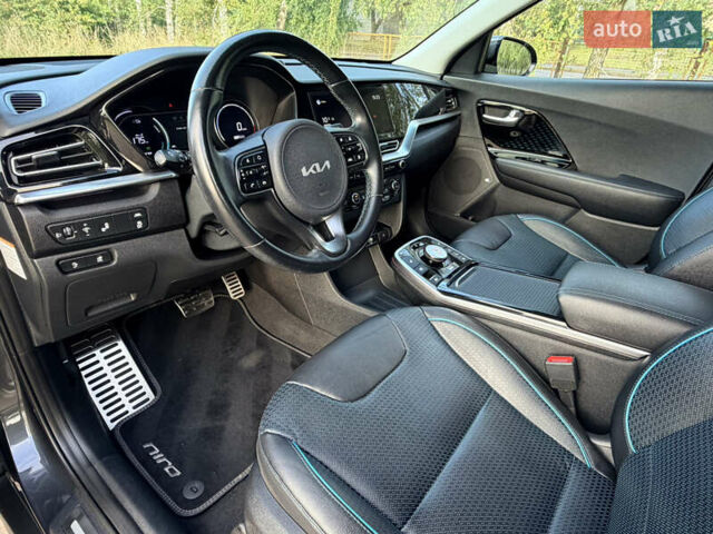 Серый Киа Niro, объемом двигателя 0 л и пробегом 50 тыс. км за 22990 $, фото 18 на Automoto.ua