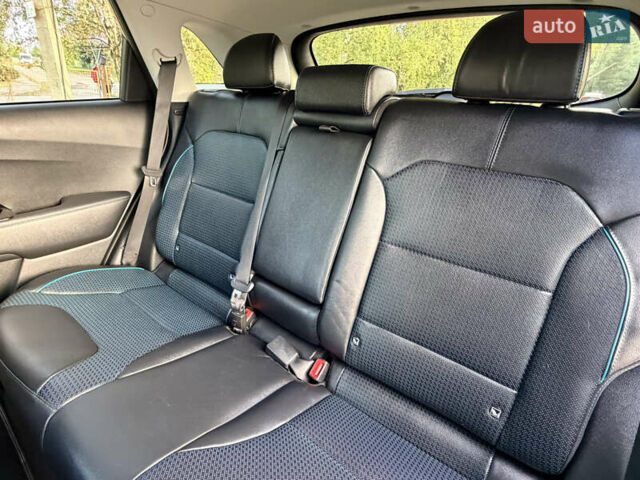 Серый Киа Niro, объемом двигателя 0 л и пробегом 50 тыс. км за 22990 $, фото 22 на Automoto.ua
