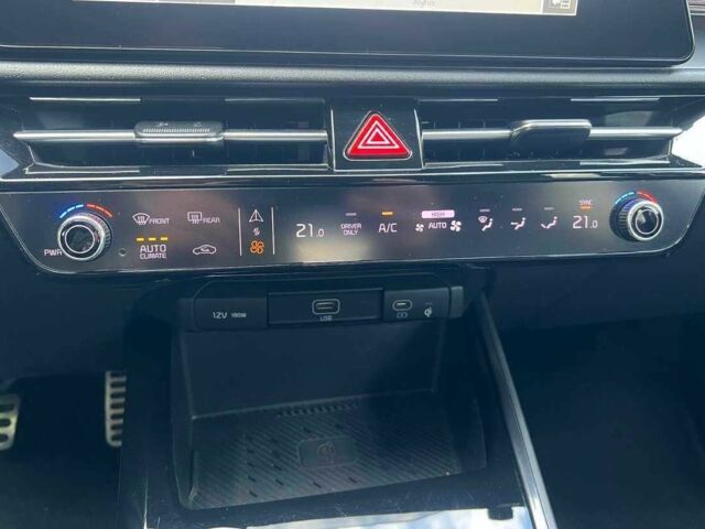 Серый Киа Niro, объемом двигателя 1.6 л и пробегом 23 тыс. км за 17000 $, фото 9 на Automoto.ua