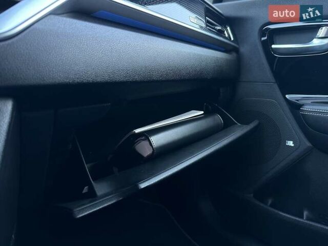 Серый Киа Niro, объемом двигателя 0 л и пробегом 73 тыс. км за 24900 $, фото 69 на Automoto.ua