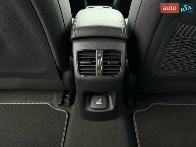 Серый Киа Niro, объемом двигателя 0 л и пробегом 70 тыс. км за 24400 $, фото 90 на Automoto.ua