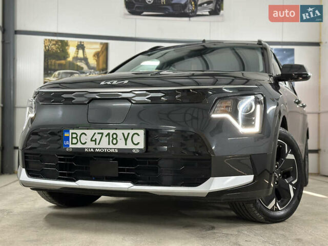 Серый Киа Niro, объемом двигателя 0 л и пробегом 120 тыс. км за 20900 $, фото 24 на Automoto.ua