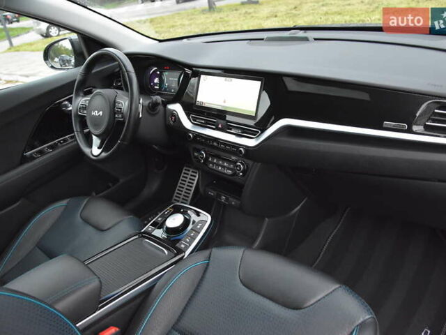 Сірий Кіа Niro, об'ємом двигуна 0 л та пробігом 61 тис. км за 23980 $, фото 41 на Automoto.ua