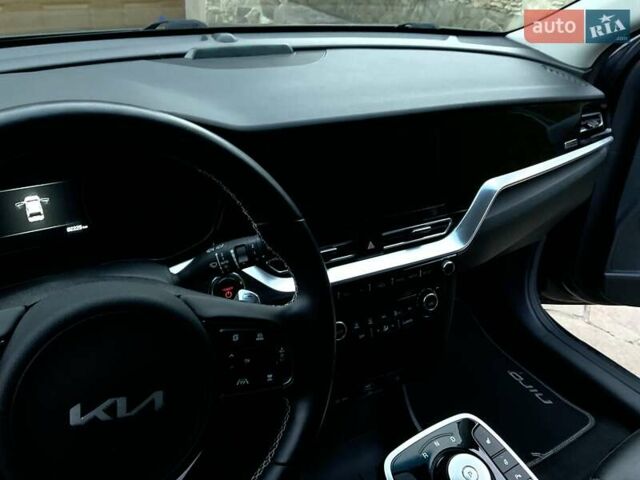 Серый Киа Niro, объемом двигателя 0 л и пробегом 82 тыс. км за 15999 $, фото 24 на Automoto.ua