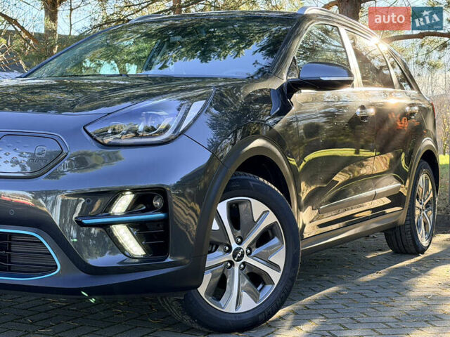 Серый Киа Niro, объемом двигателя 0 л и пробегом 32 тыс. км за 24950 $, фото 3 на Automoto.ua