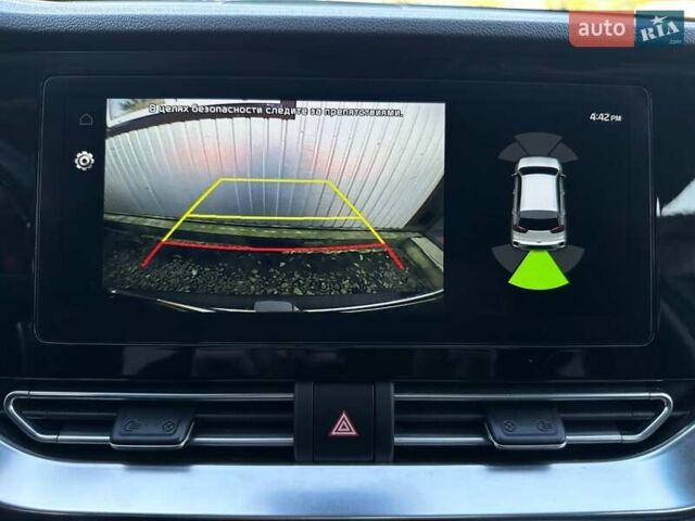 Серый Киа Niro, объемом двигателя 0 л и пробегом 73 тыс. км за 24900 $, фото 60 на Automoto.ua