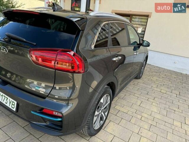 Сірий Кіа Niro, об'ємом двигуна 0 л та пробігом 69 тис. км за 23999 $, фото 16 на Automoto.ua