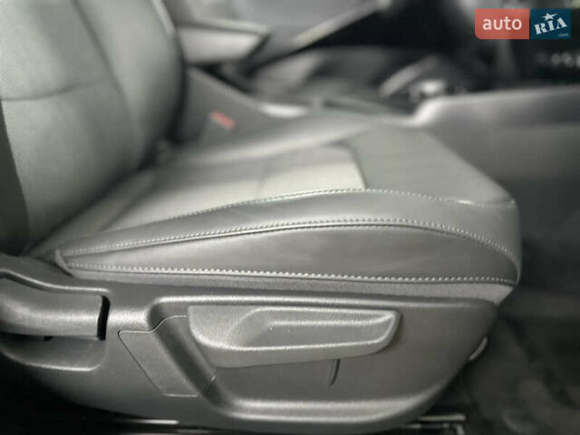 Серый Киа Niro, объемом двигателя 0 л и пробегом 120 тыс. км за 20900 $, фото 78 на Automoto.ua