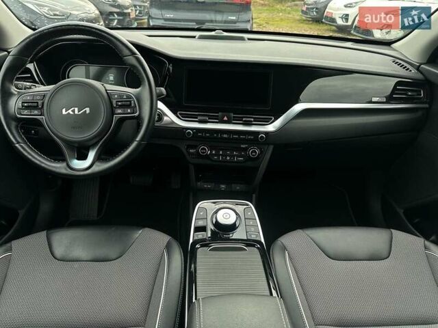 Сірий Кіа Niro, об'ємом двигуна 0 л та пробігом 38 тис. км за 24800 $, фото 35 на Automoto.ua